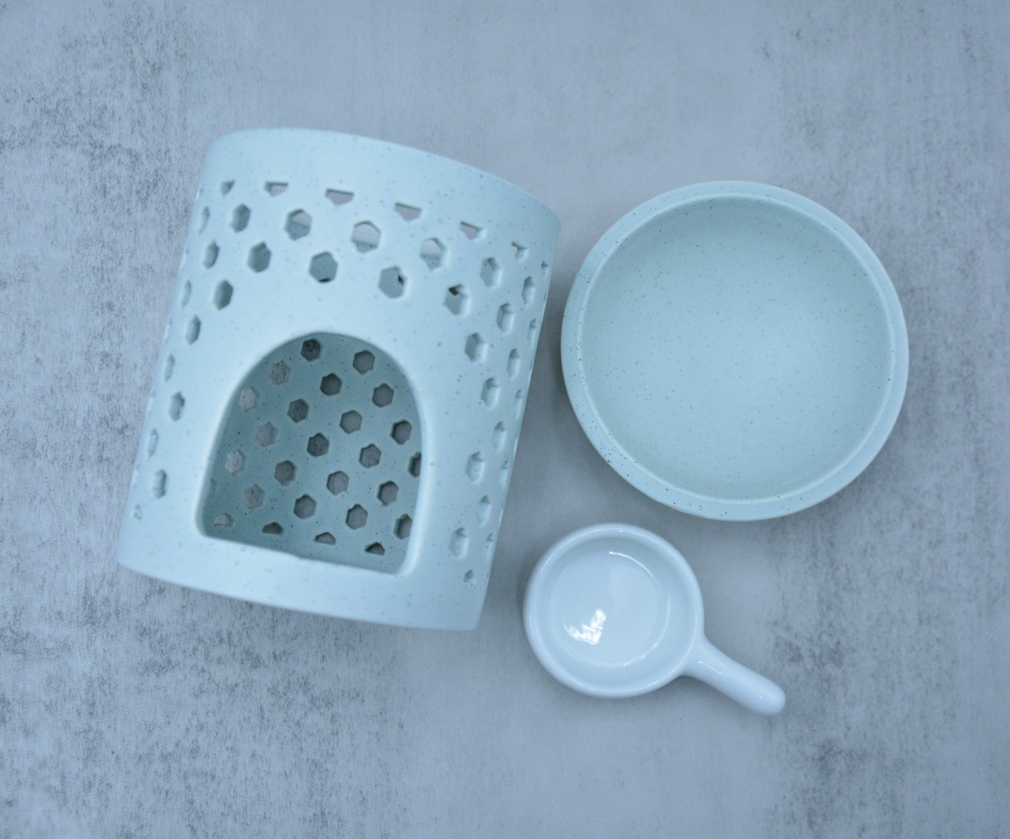 Ceramic Melt Warmer / Essential Oil Diffuser with Free Small Spoon Tea Candle holder